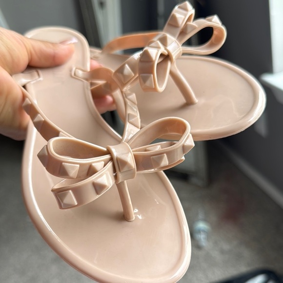 Olivia Miller Tan Sandals with Bow Detail - Picture 5 of 5